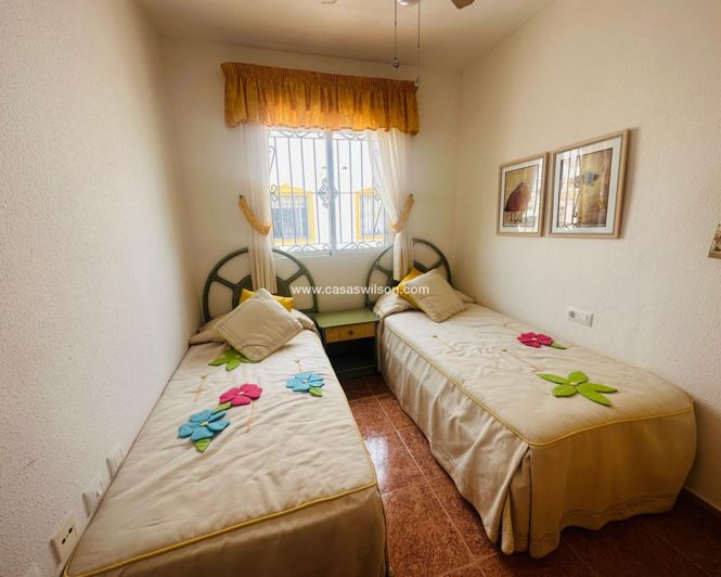 Image No.13-3 Bed Townhouse for sale