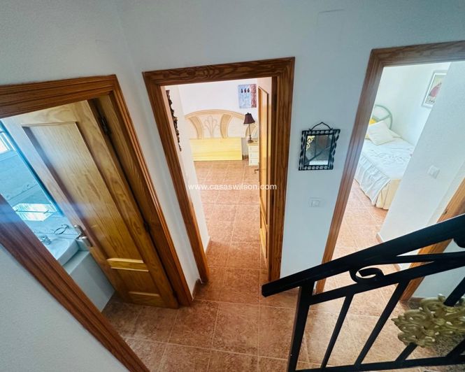 Image No.19-3 Bed Townhouse for sale