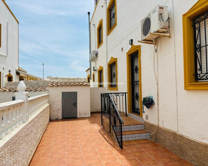 Image No.29-3 Bed Townhouse for sale