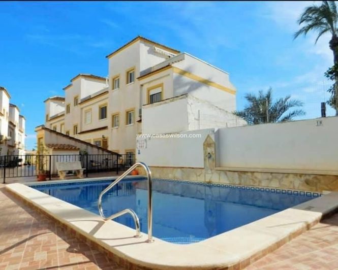Image No.2-2 Bed Townhouse for sale