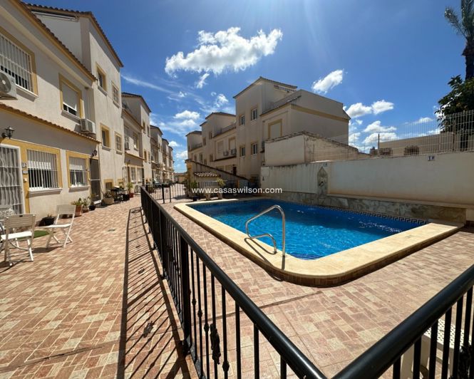 Image No.32-2 Bed Townhouse for sale
