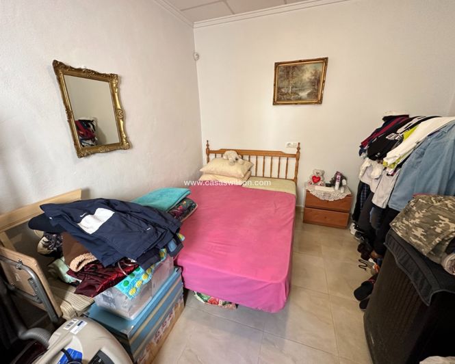 Image No.12-3 Bed Townhouse for sale