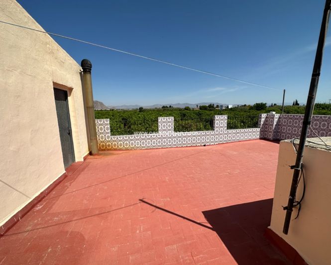Image No.19-3 Bed Townhouse for sale