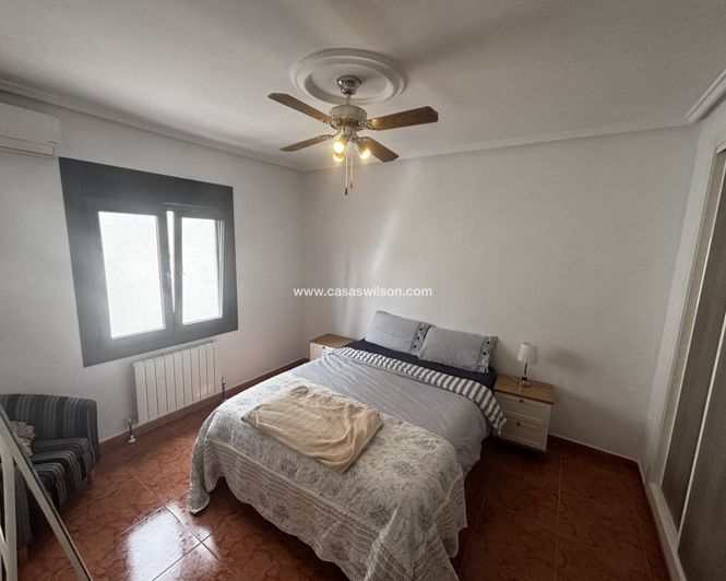Image No.3-Propriété de 4 chambres à vendre à Ciudad Quesada