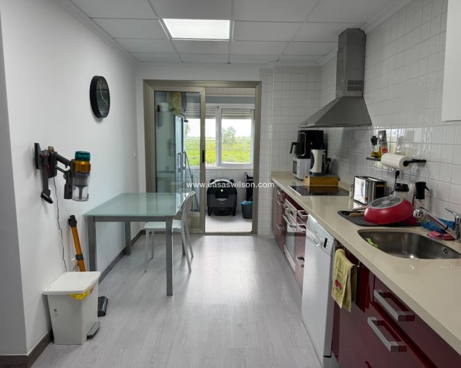 Image No.15-3 Bed Apartment for sale