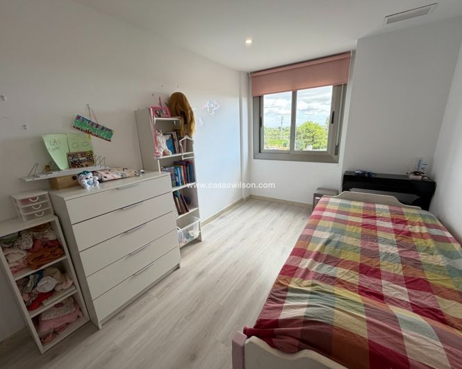 Image No.26-3 Bed Apartment for sale