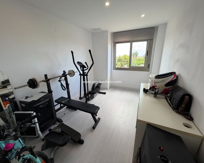 Image No.28-3 Bed Apartment for sale