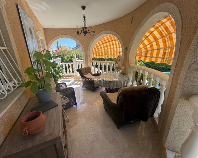 Image No.15-3 Bed Villa for sale