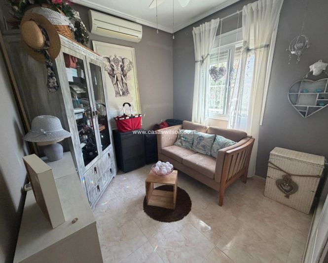 Image No.21-3 Bed Villa for sale