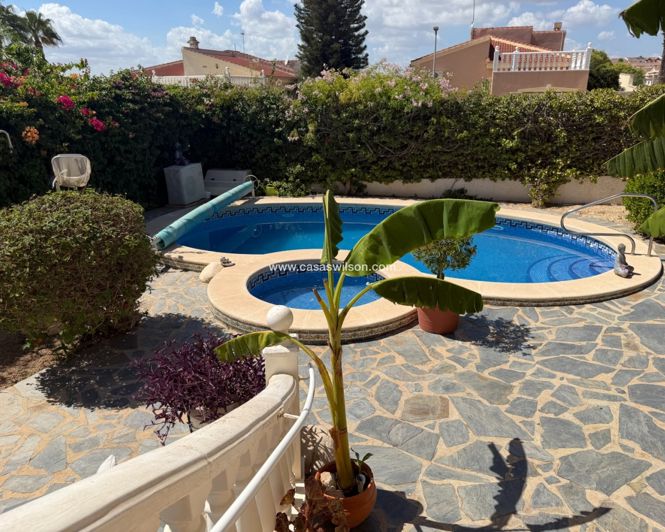 Image No.3-3 Bed Villa for sale