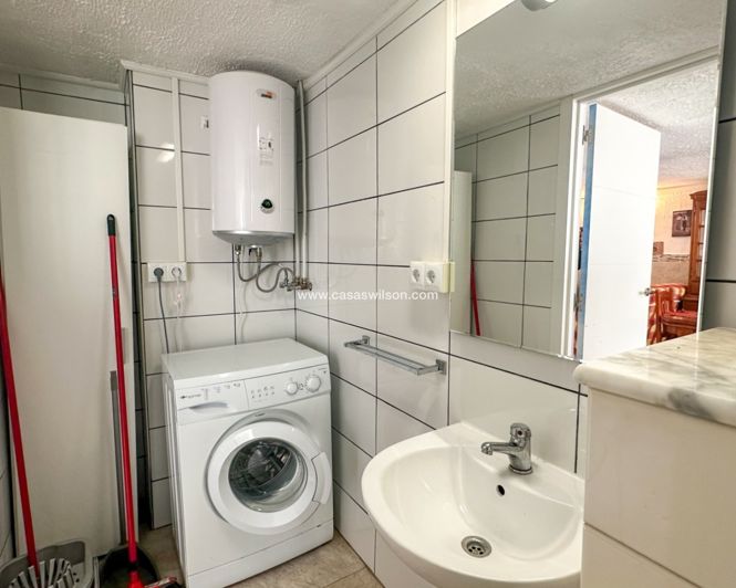 Image No.31-2 Bed Townhouse for sale