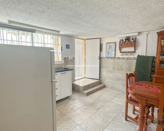 Image No.33-2 Bed Townhouse for sale