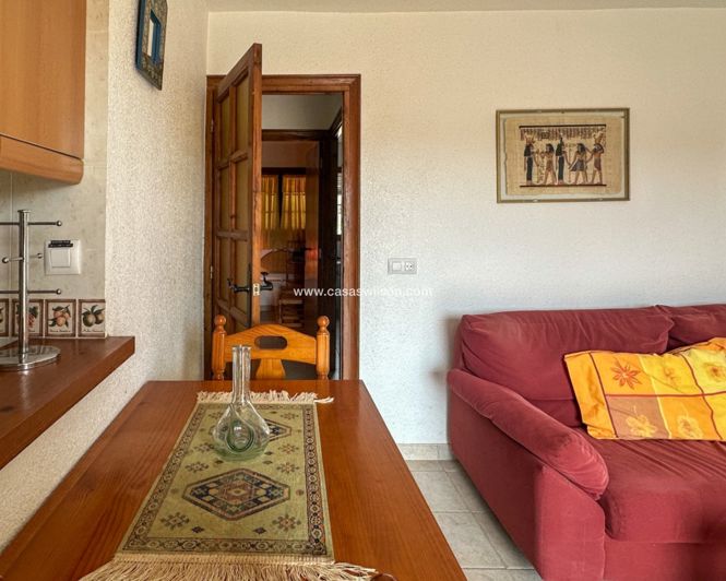 Image No.8-2 Bed Townhouse for sale