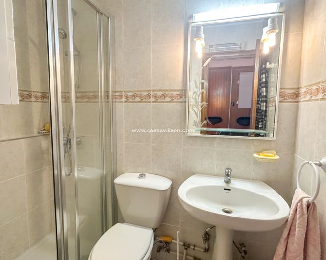 Image No.9-2 Bed Townhouse for sale