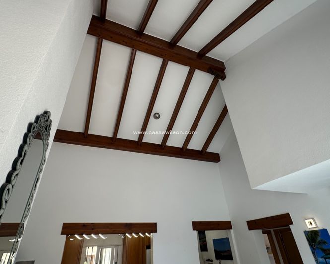 Image No.11-2 Bed Townhouse for sale