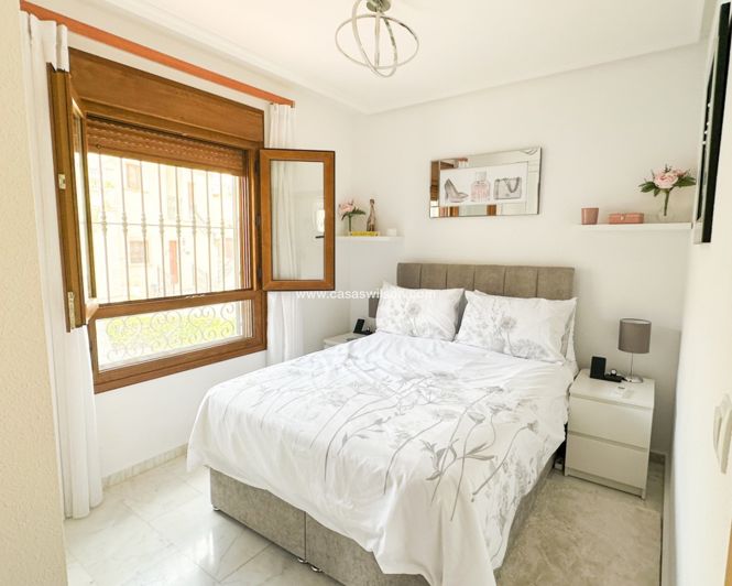 Image No.12-2 Bed Townhouse for sale