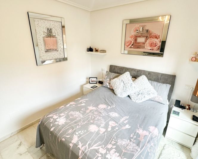 Image No.18-2 Bed Townhouse for sale
