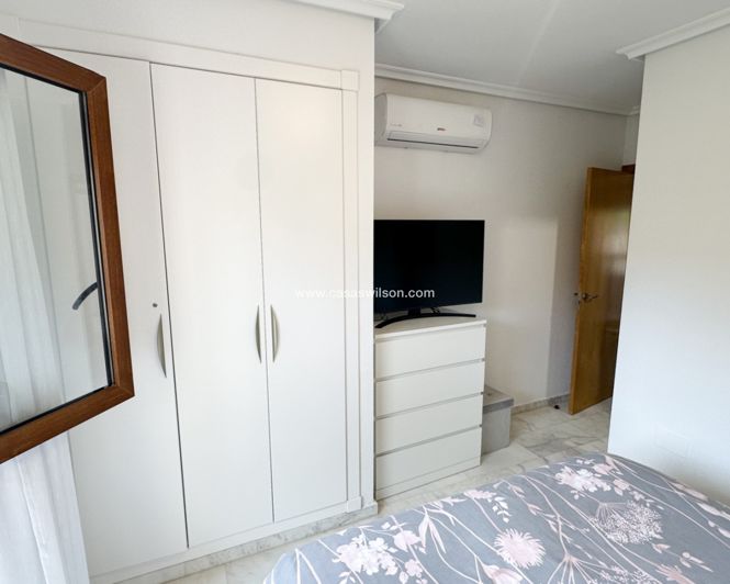 Image No.19-2 Bed Townhouse for sale