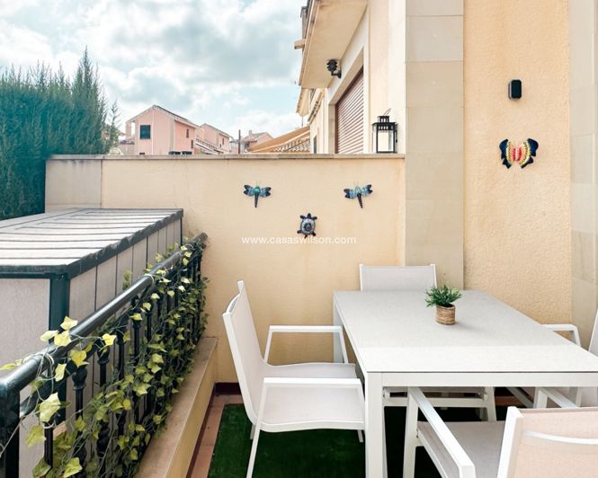 Image No.25-2 Bed Townhouse for sale
