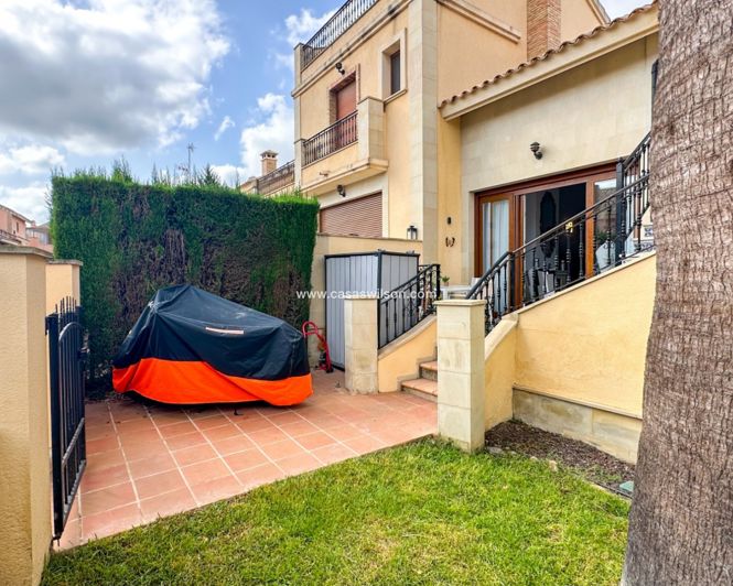 Image No.27-2 Bed Townhouse for sale