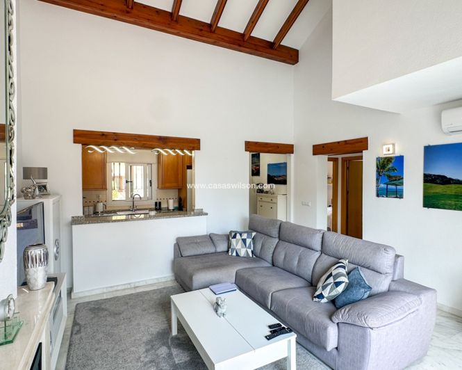 Image No.8-2 Bed Townhouse for sale