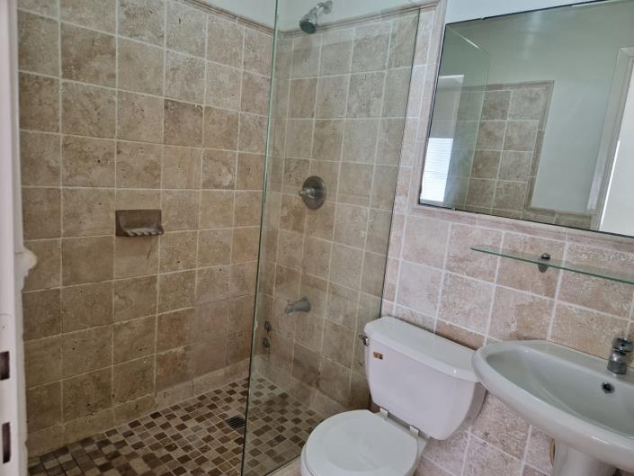 Image No.10-2 Bed Townhouse for sale