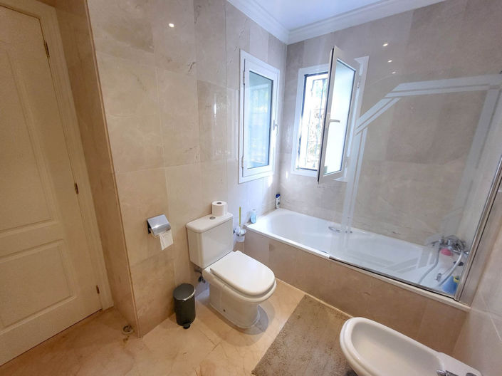 Image No.17-2 Bed Apartment for sale