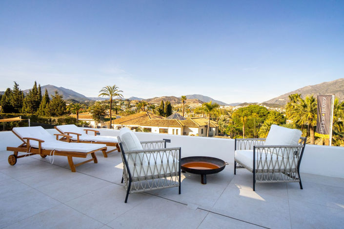 Image No.1-5 Bed Villa for sale