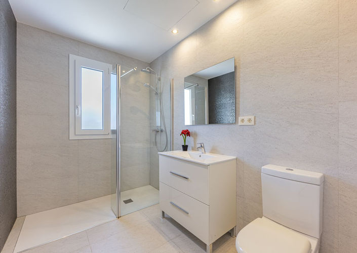 Image No.42-5 Bed Villa for sale