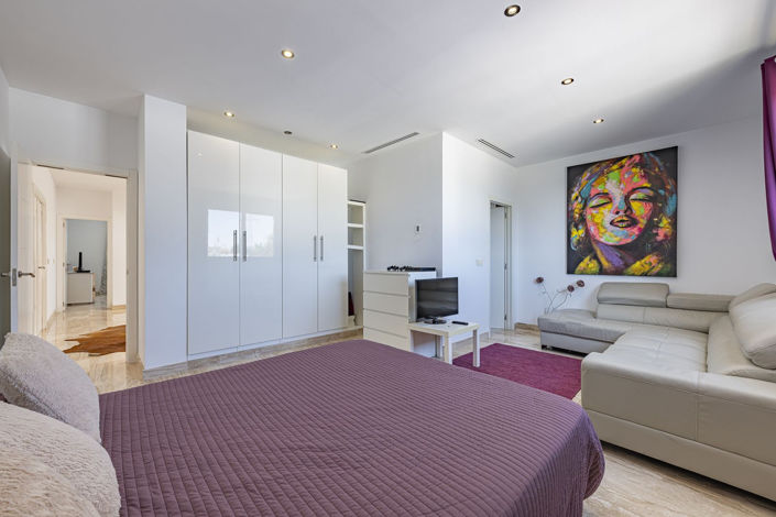 Image No.44-5 Bed Villa for sale