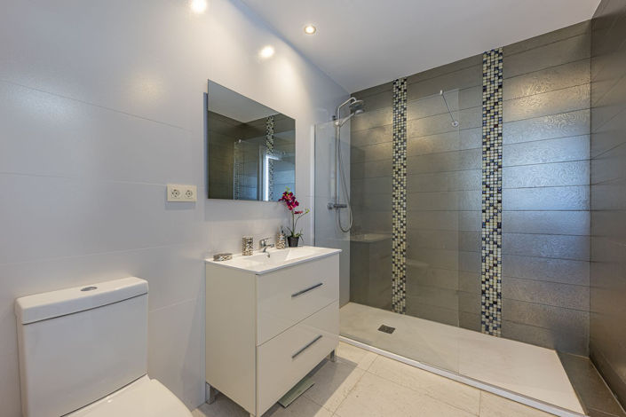 Image No.45-5 Bed Villa for sale