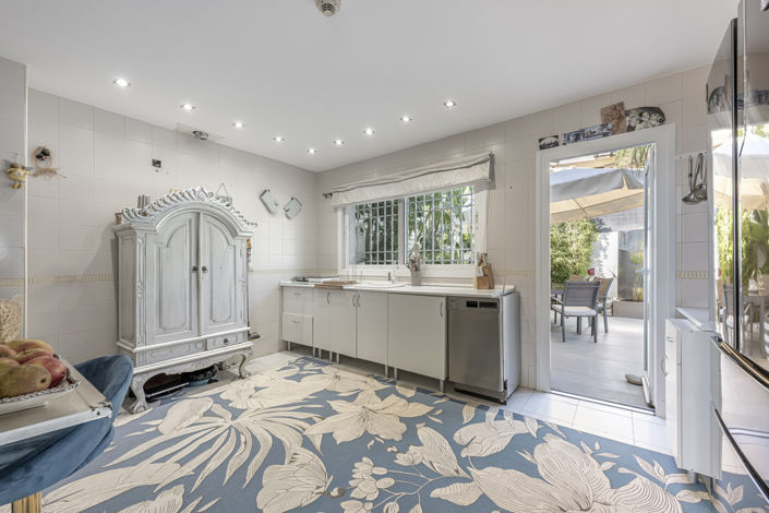 Image No.12-3 Bed Townhouse for sale