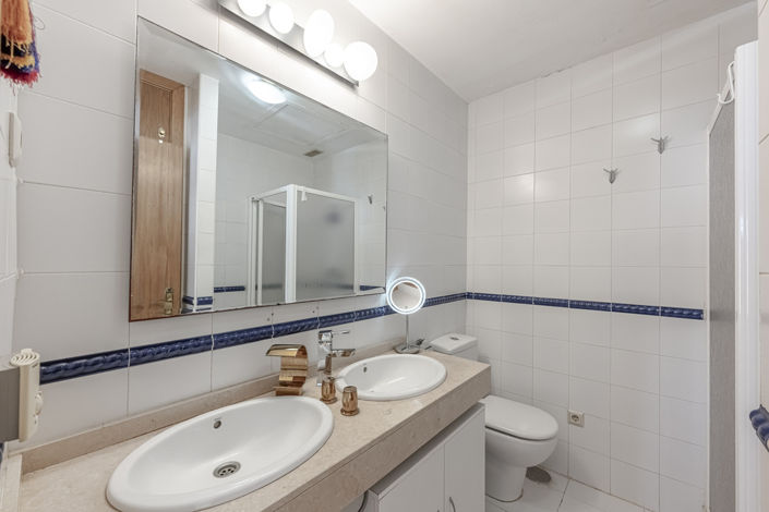 Image No.27-3 Bed Townhouse for sale