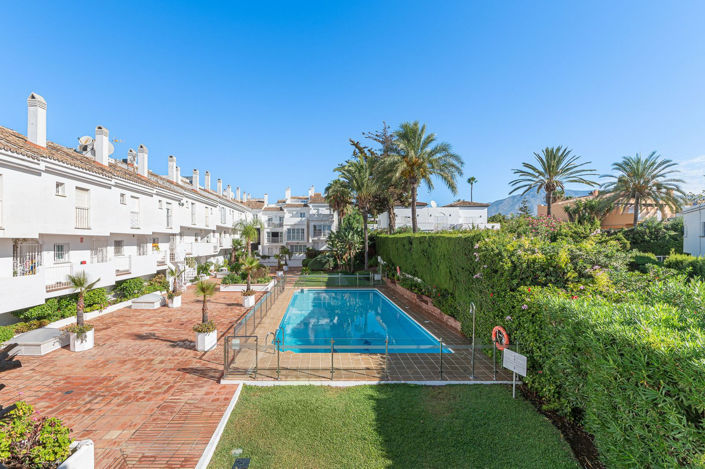 Image No.1-Maison de ville de 3 chambres à vendre à Puerto Banus