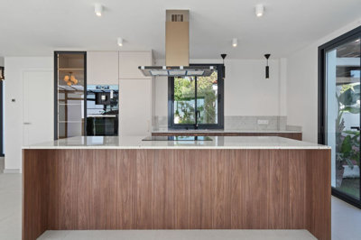 10-bb915d1cb19341576dcdc994b81ab9c5