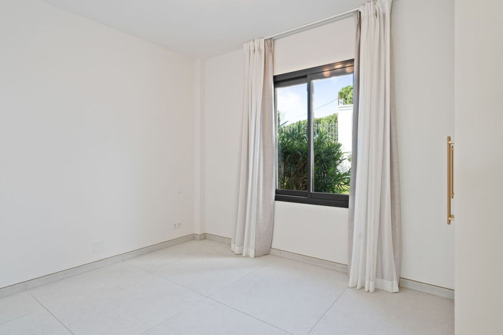 Image No.26-4 Bed Villa for sale