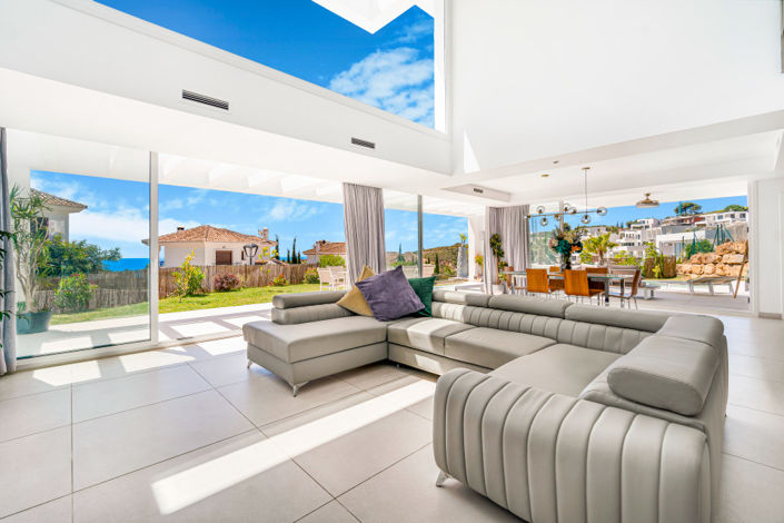 Image No.1-4 Bed Villa for sale