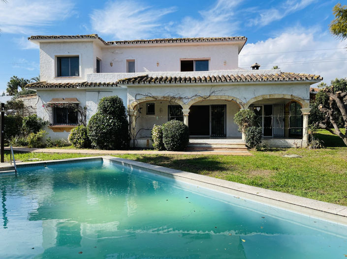 Image No.1-3 Bed Villa for sale