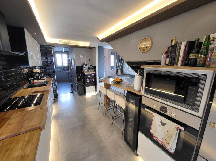 Image No.19-4 Bed Townhouse for sale