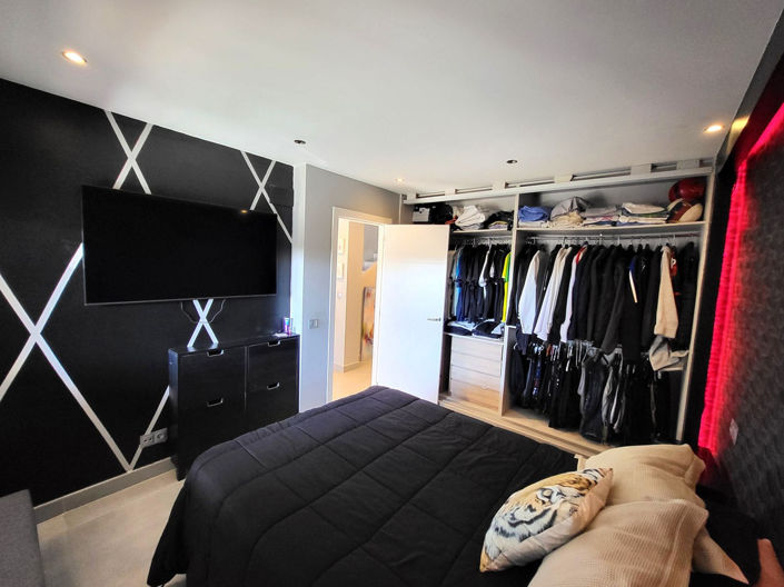 Image No.26-4 Bed Townhouse for sale