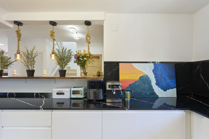 Image No.12-6 Bed Townhouse for sale