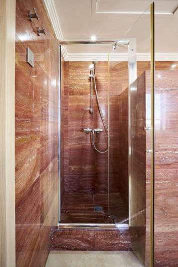 Image No.18-6 Bed Townhouse for sale