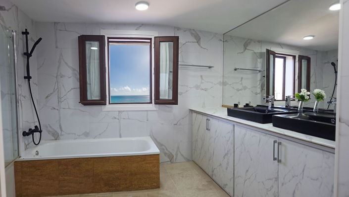 Image No.19-6 Bed Townhouse for sale