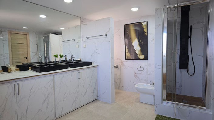 Image No.20-6 Bed Townhouse for sale