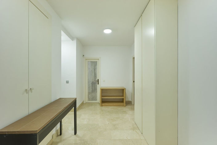 Image No.27-6 Bed Townhouse for sale