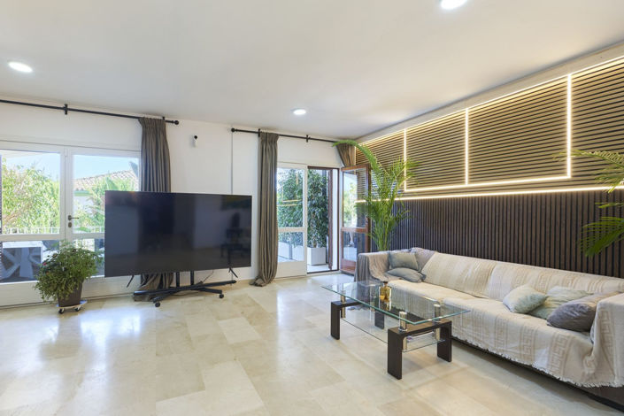 Image No.7-6 Bed Townhouse for sale