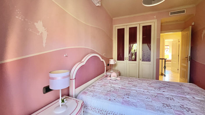 Image No.15-3 Bed Townhouse for sale