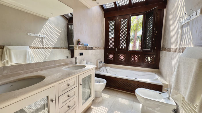 Image No.23-3 Bed Townhouse for sale