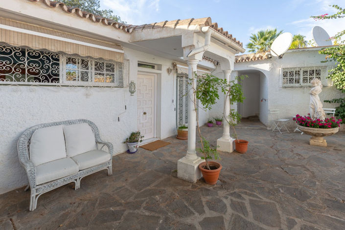 Image No.1-2 Bed Villa for sale