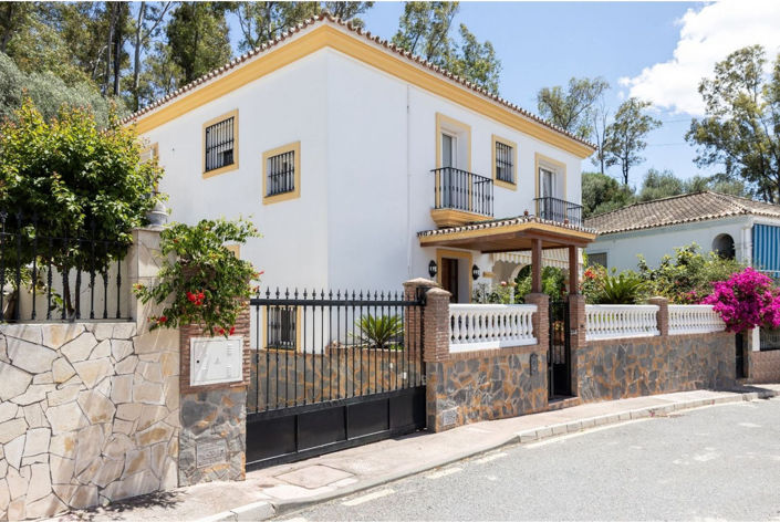 Image No.1-Villa de 5 chambres à vendre à San Pedro de Alcantara